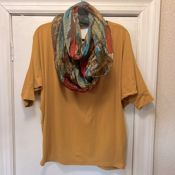 white birch Tops - 2 piece White Birch xl top with matching infinity scarf xl